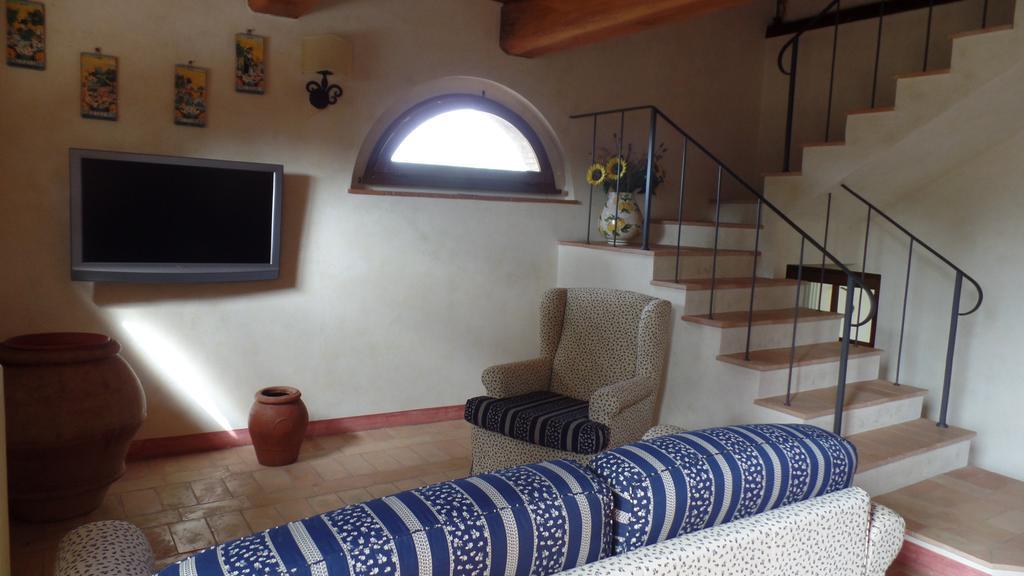 Il Fienile Holiday Home Le Fornacette Exterior photo