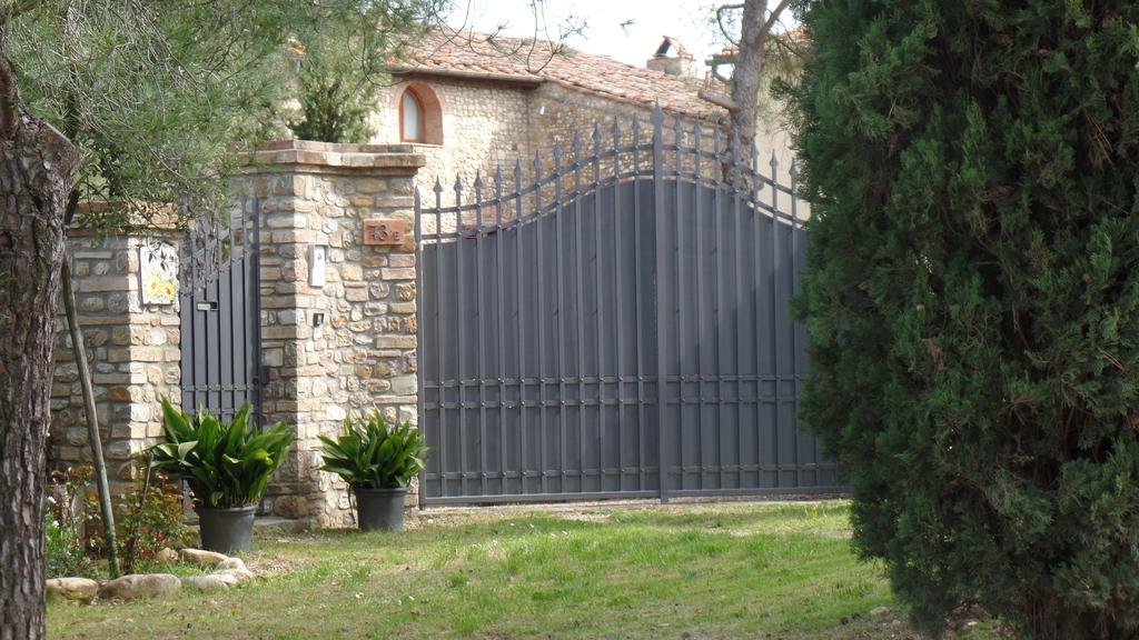 Il Fienile Holiday Home Le Fornacette Exterior photo